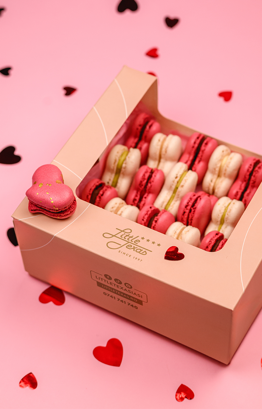 Valentine’s Macarons Box (24 bucăți)